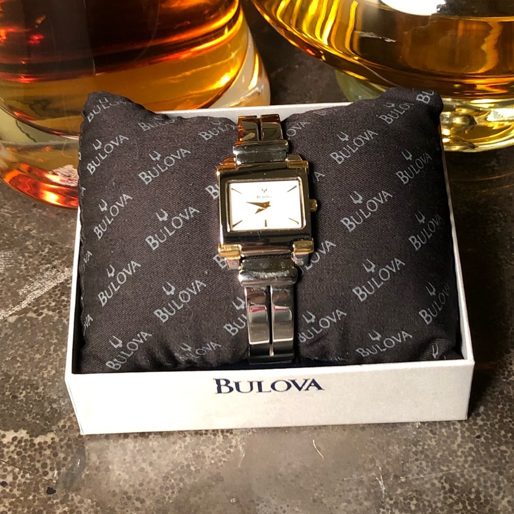 New in box Bulova ladies watch! C660902